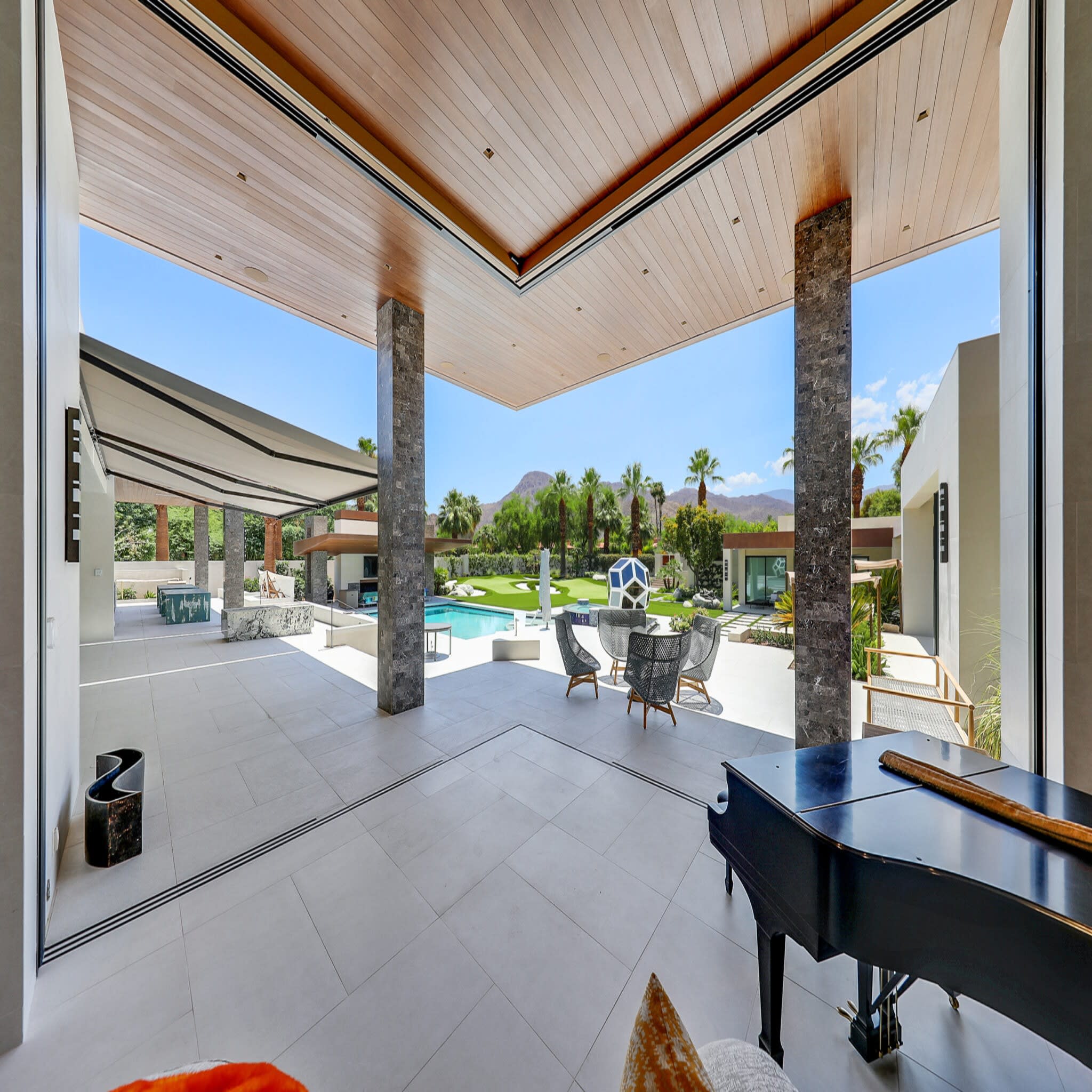 Sublinear Sliding Door