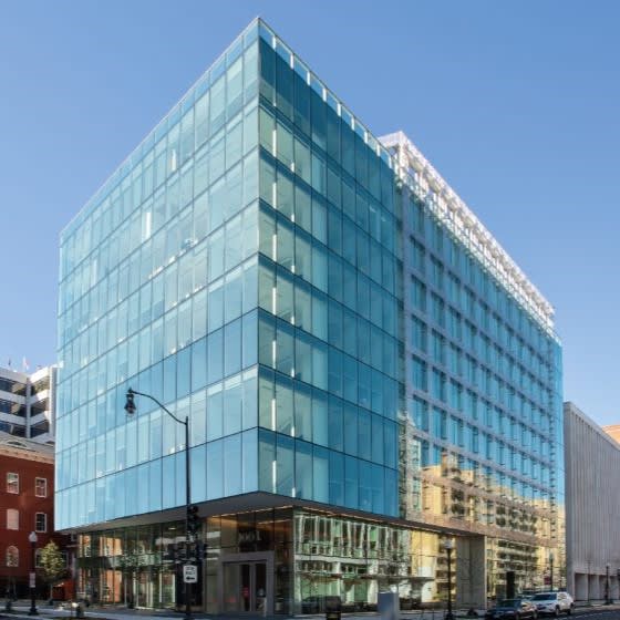 Monolithic Glass
