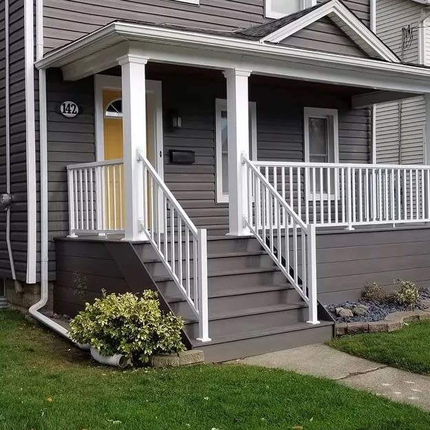 Wide Picket Railing
