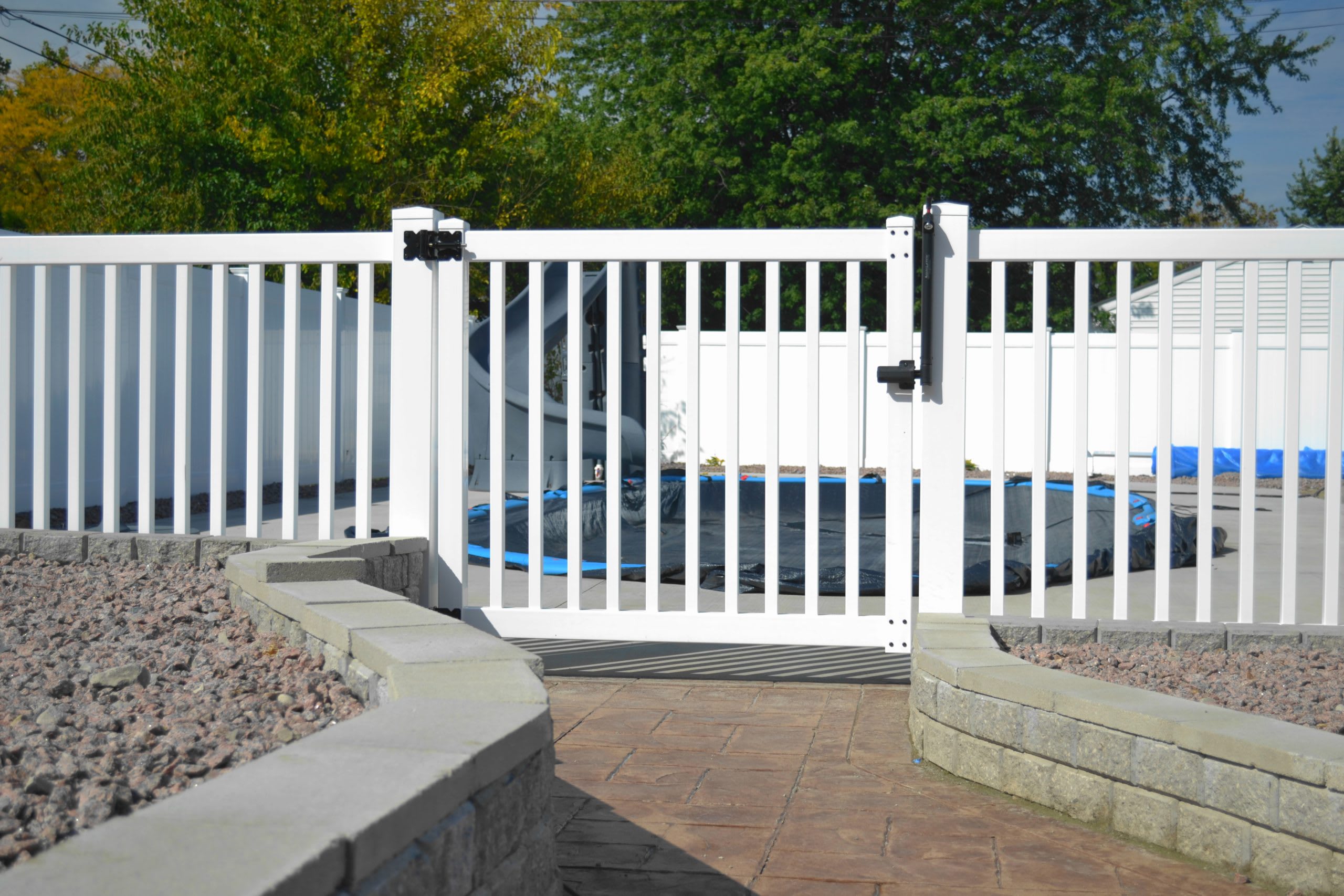 Gate