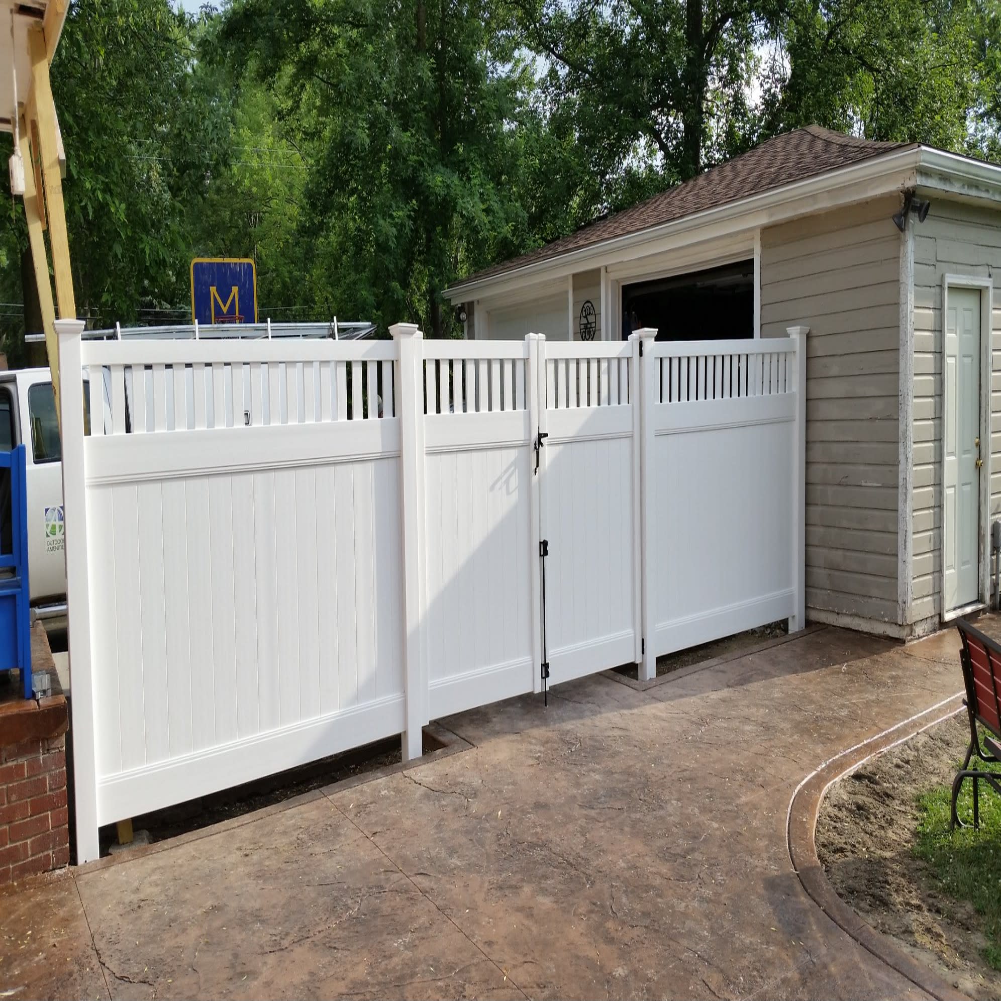 Gate