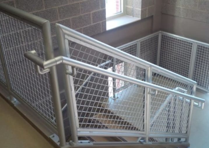 2-Line Wire Mesh Infill