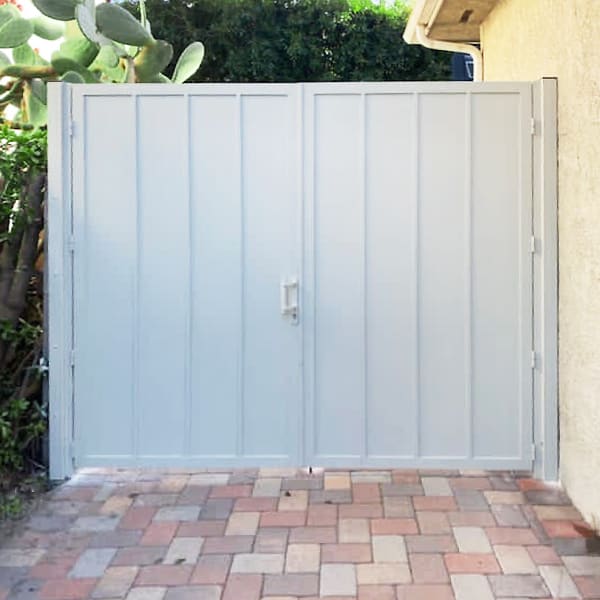 Gate