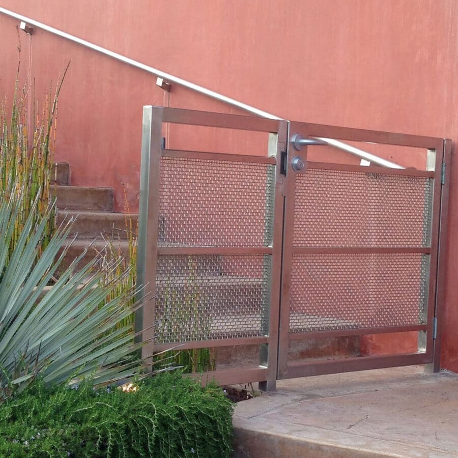 Gate