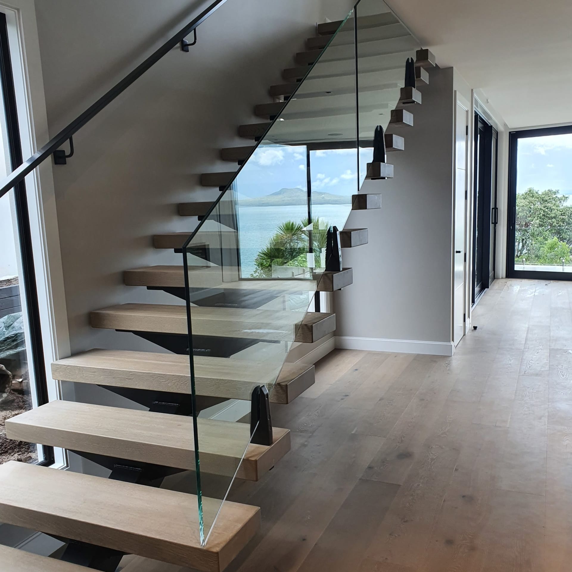 Glass Vice Stair Railing