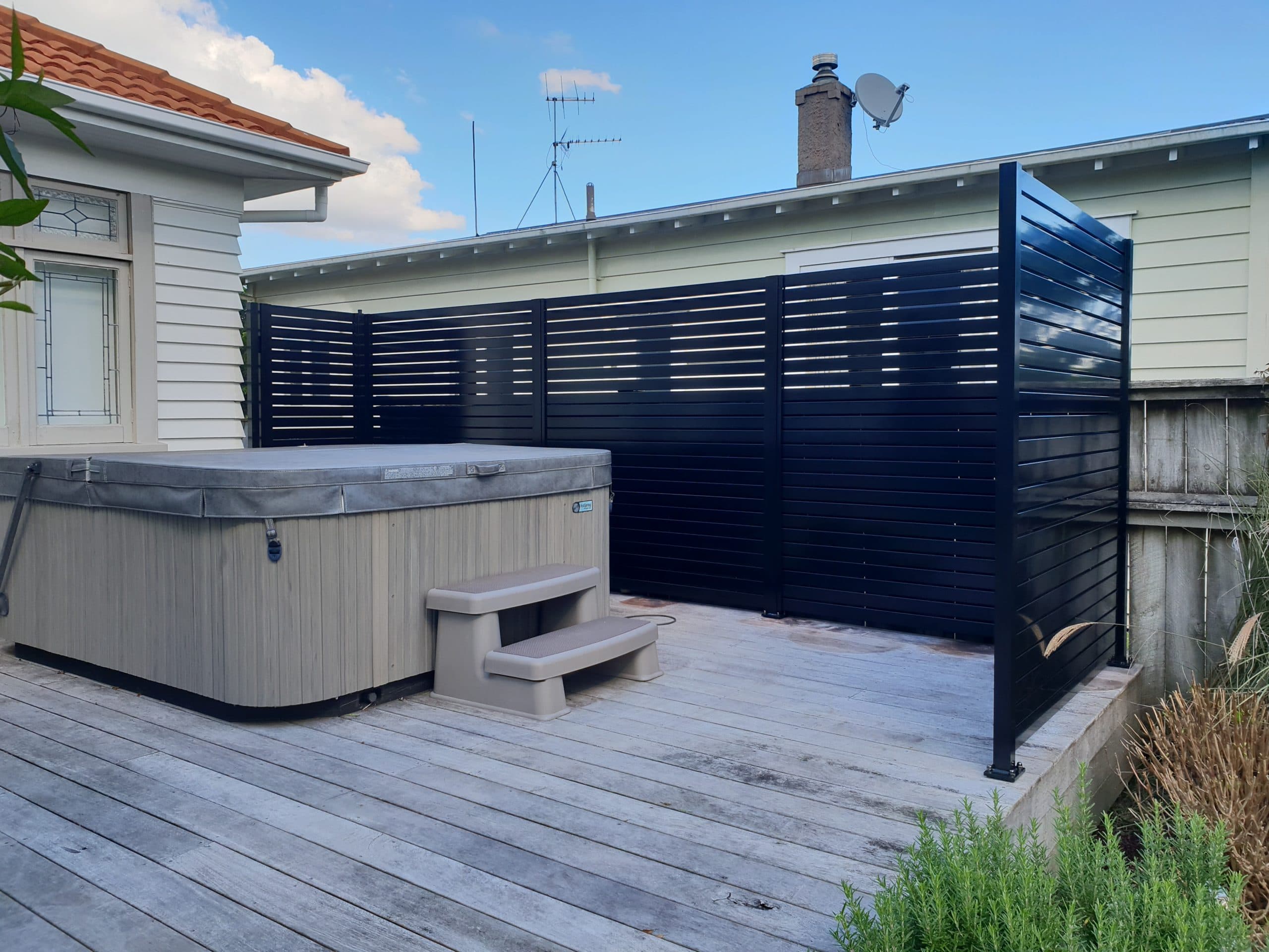 Horizontal Slat Fencing