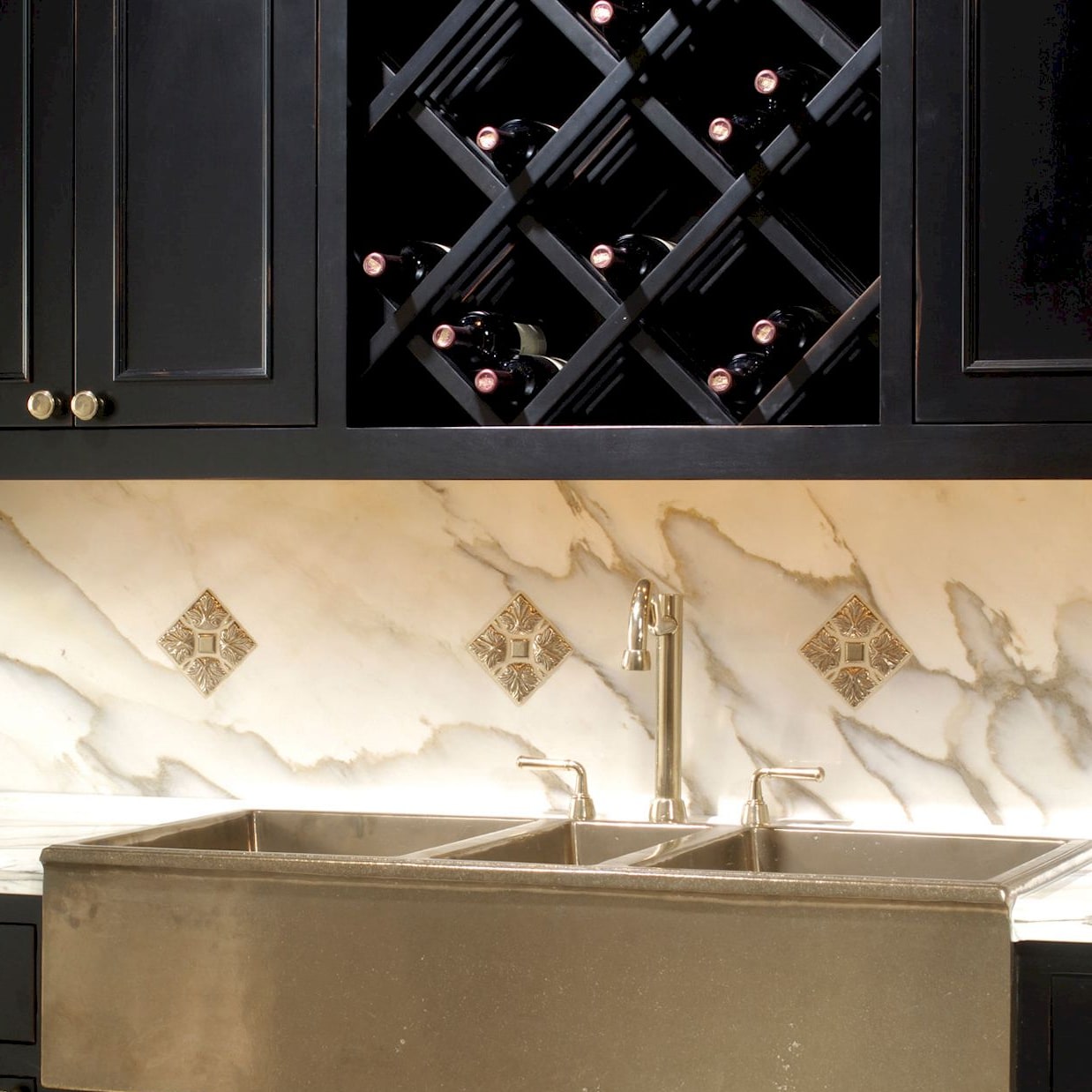 Acanthus Tile