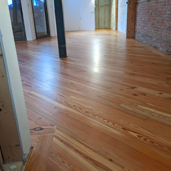 Merlot Heart Pine