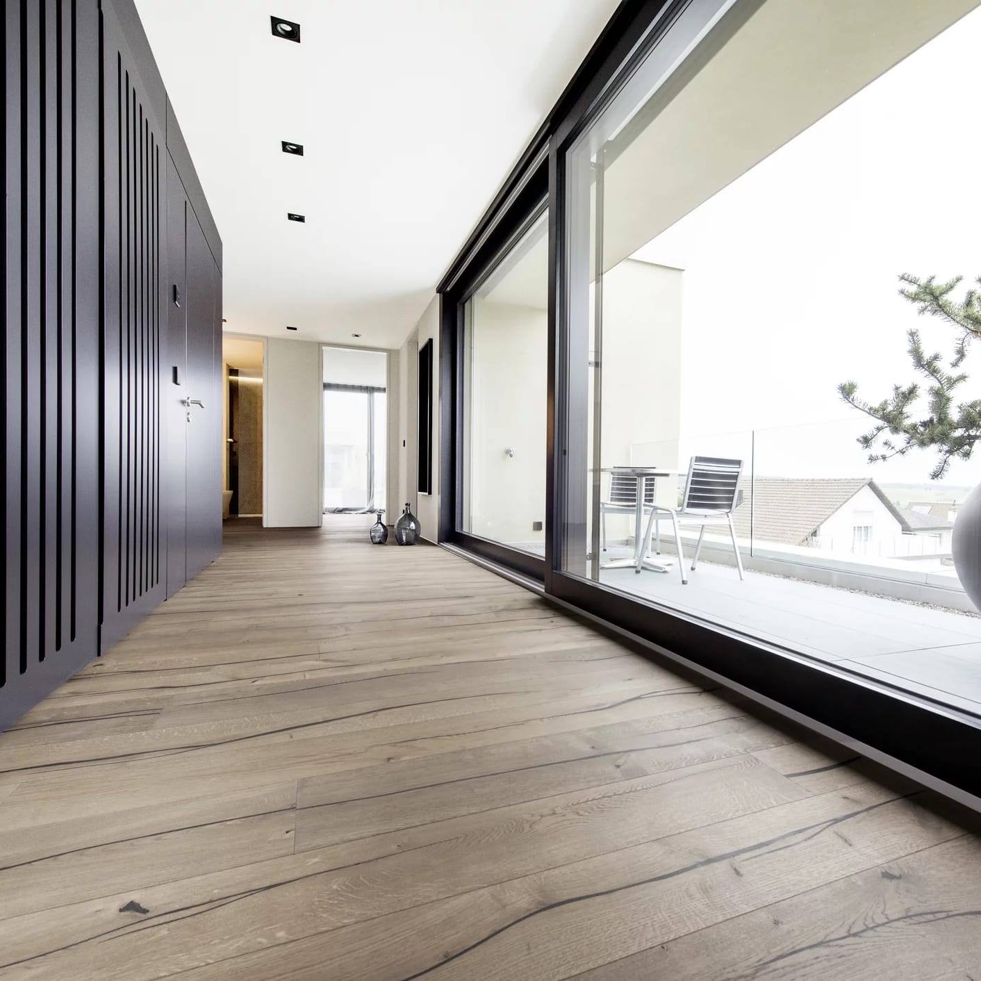Coral Oak Black