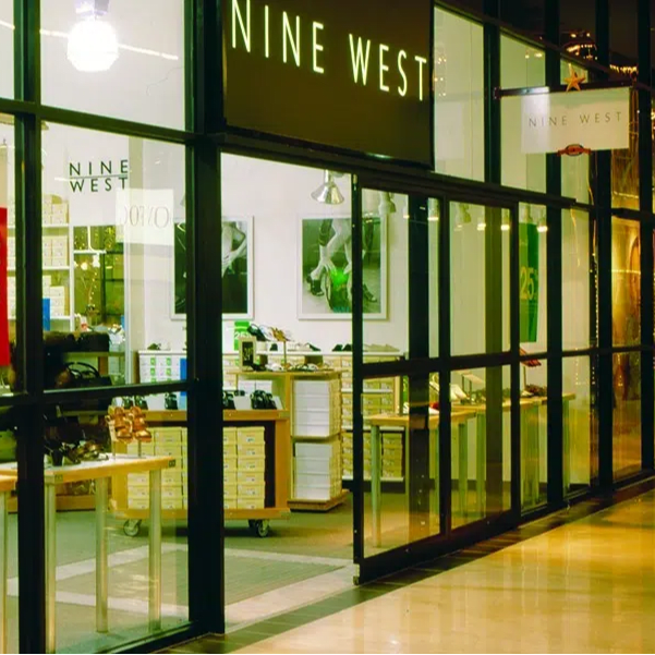 1040 Sliding Mall Front