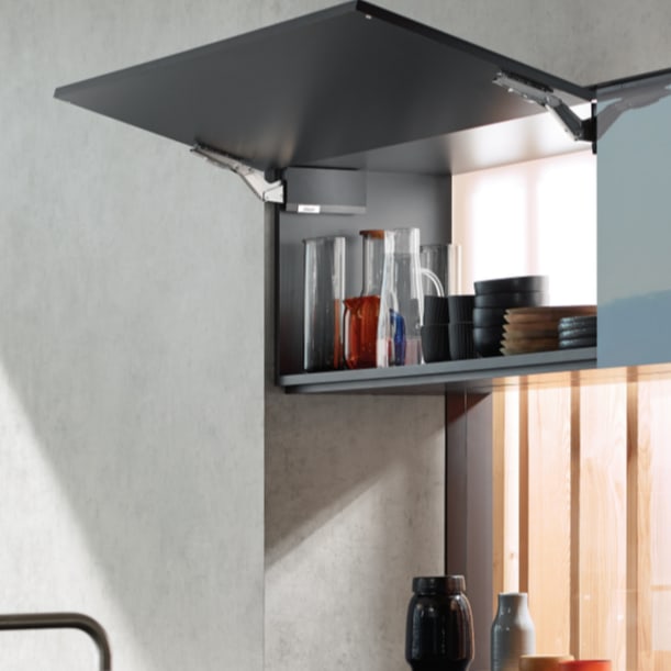 AVENTOS HK top