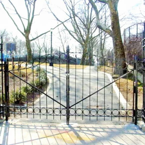 Gate