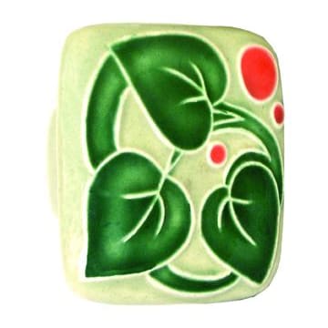 3 Leaves 3 Red Berries