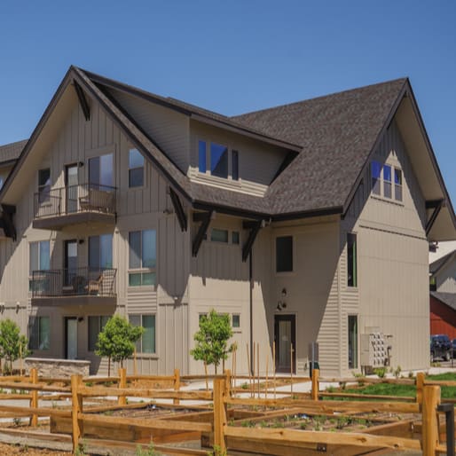LP® SmartSide® ExpertFinish® - Panel Siding