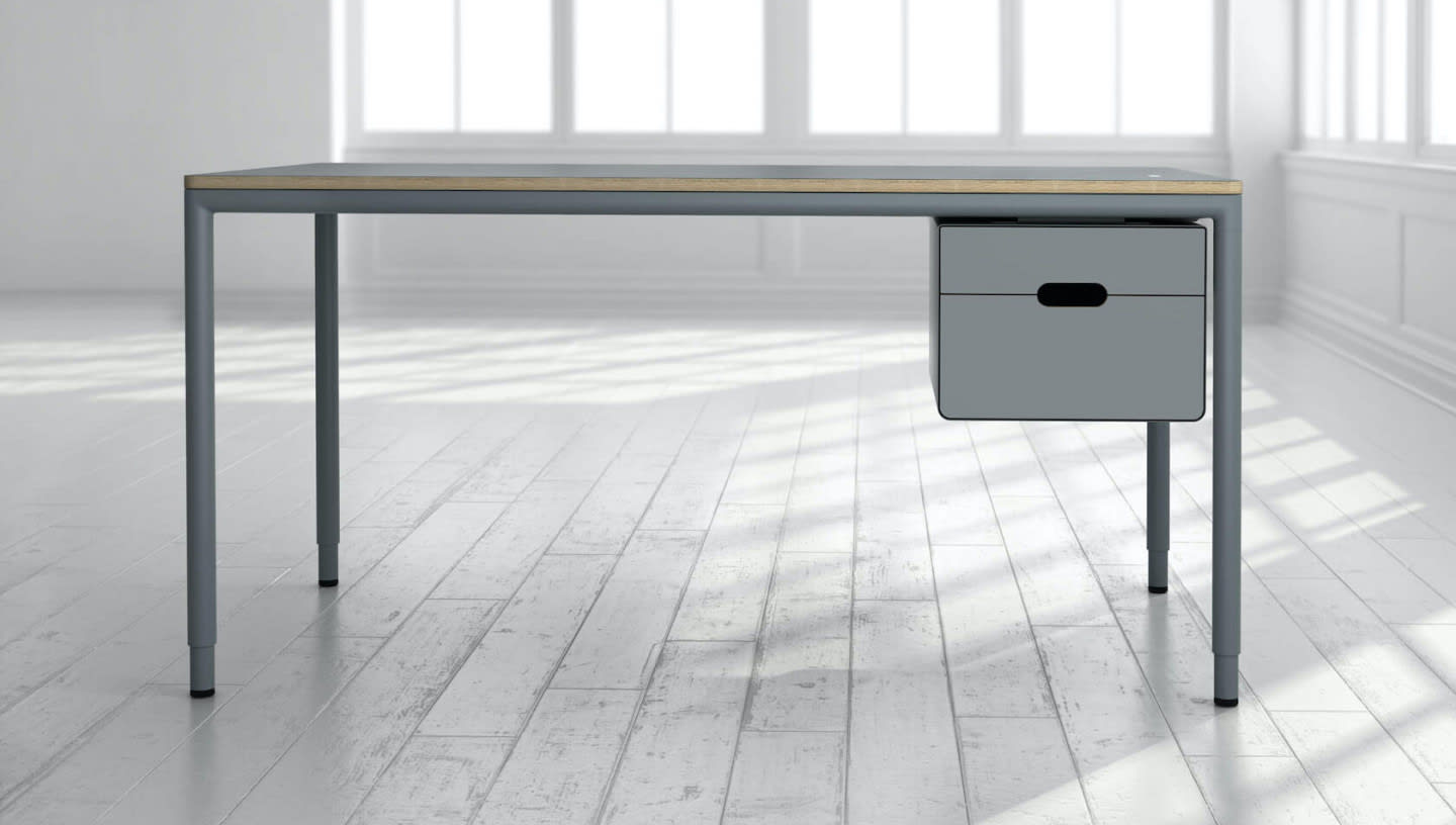 C9 Desk