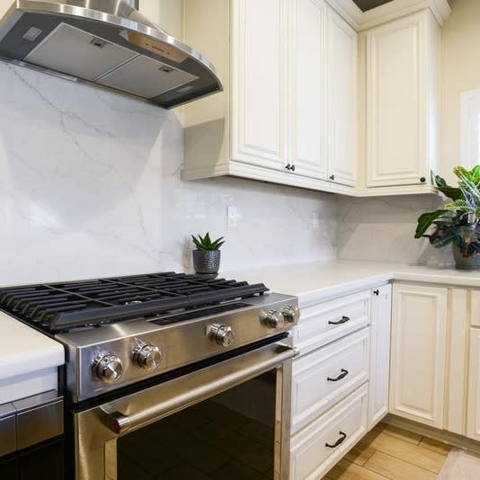 1-1/4 in. Cabinet Knob