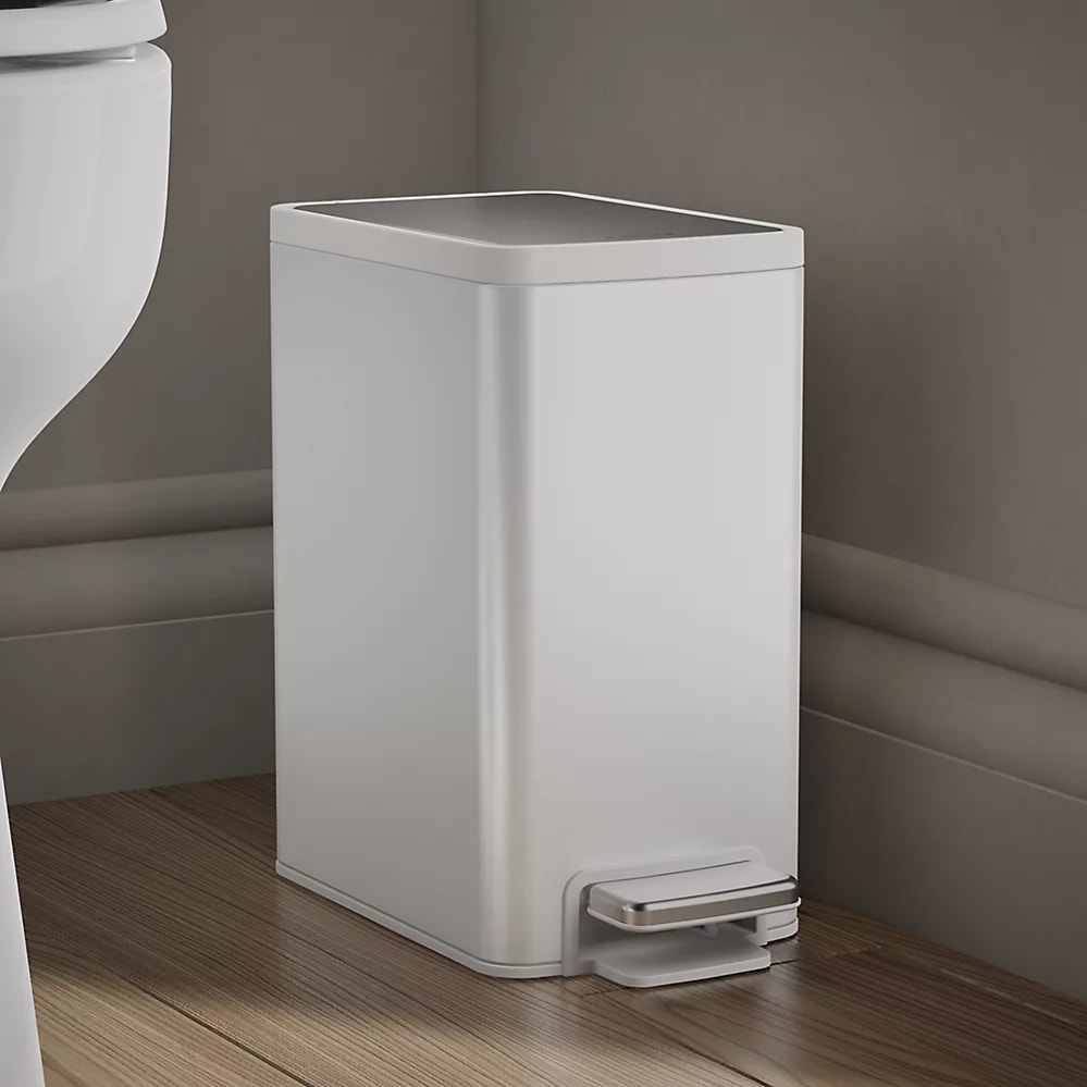 1-1/2-gallon step trash can