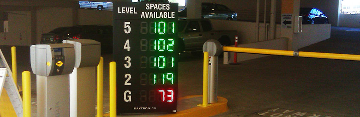 DF-2052 Series Tower Space Availability Displays
