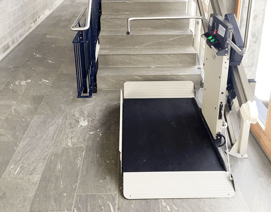 X3 - Inclined Platform Lift