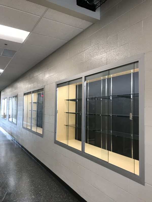 10-2000 Recessed Display Case