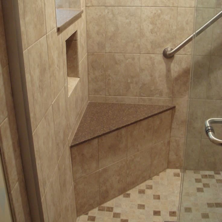 18" Triangular Corner Seat