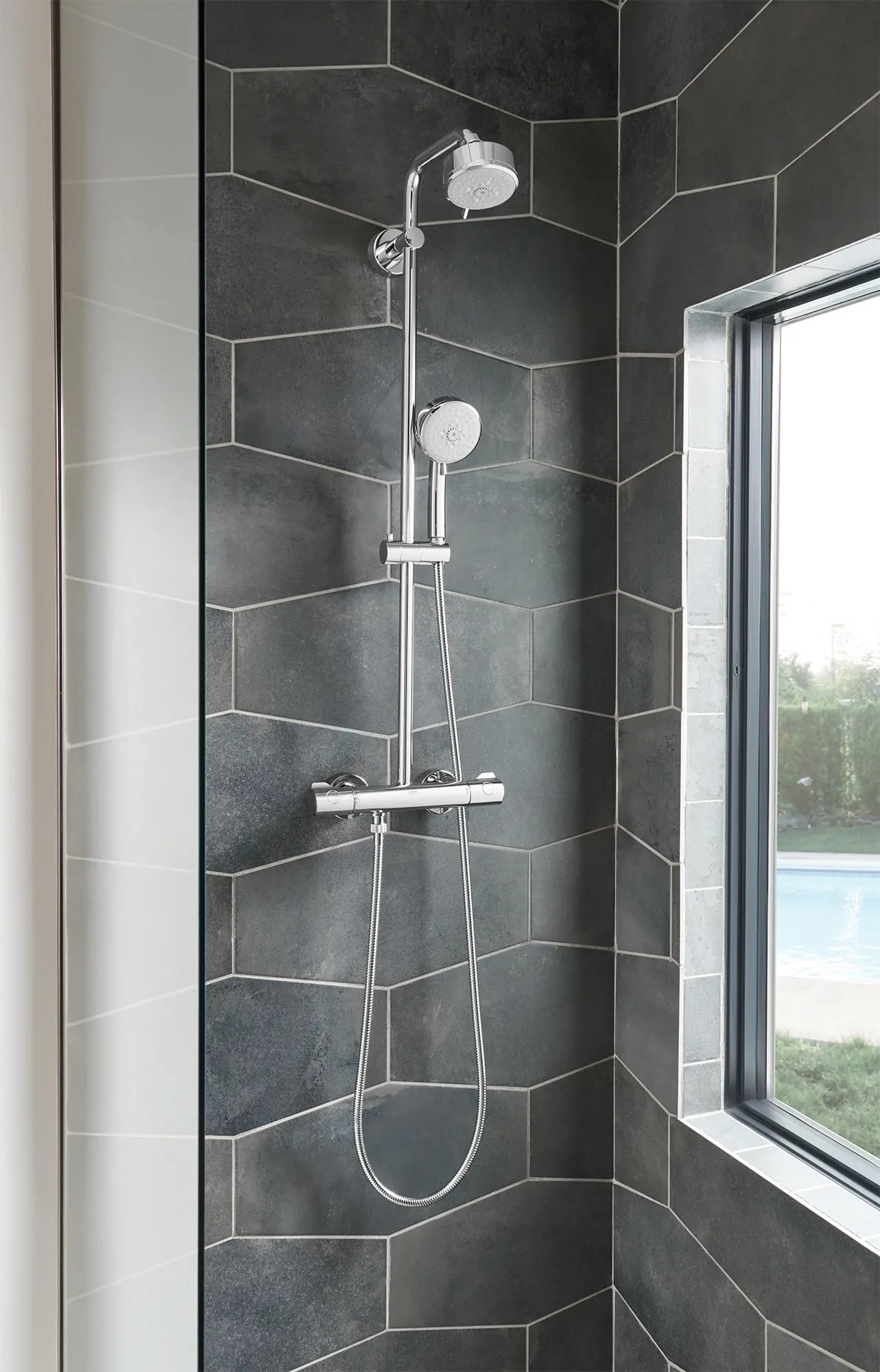 100 Hand Shower - 4 Sprays, 2.5 GPM (9.5 L/min)