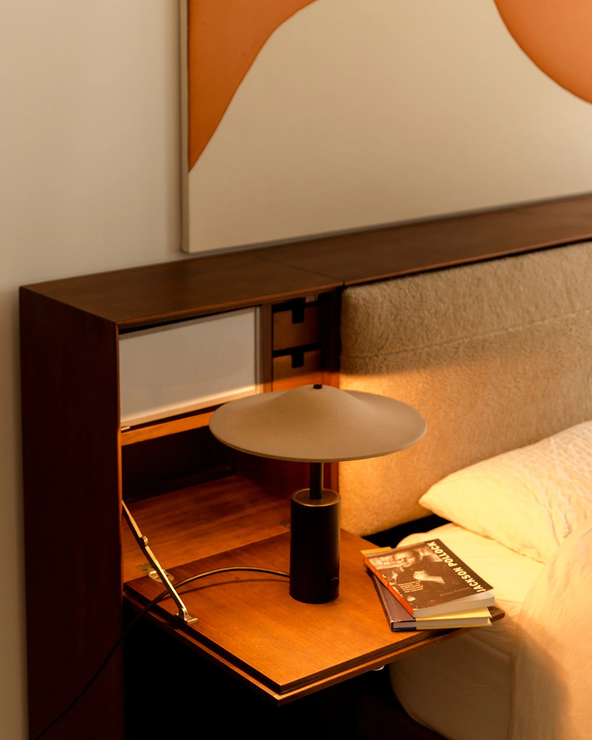 Alien Low Table Lamp