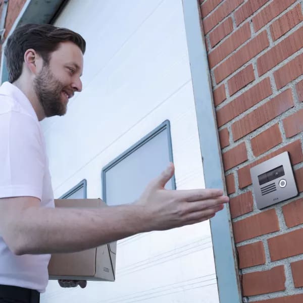 AXIS I8016-LVE Network Video Intercom