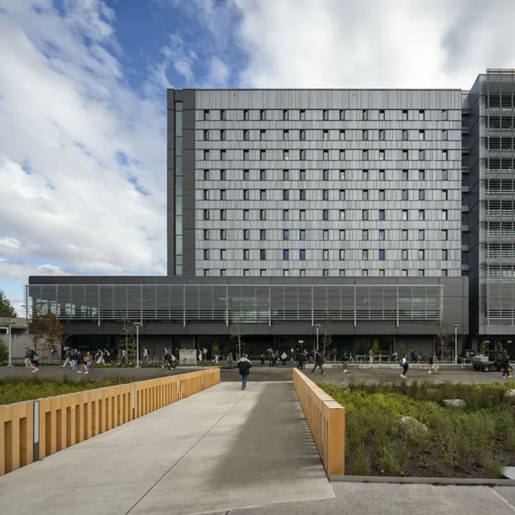 UVIC - Cheko'nien Passive House