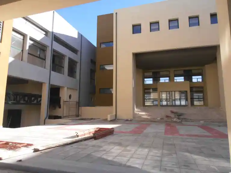Luxury House image 4