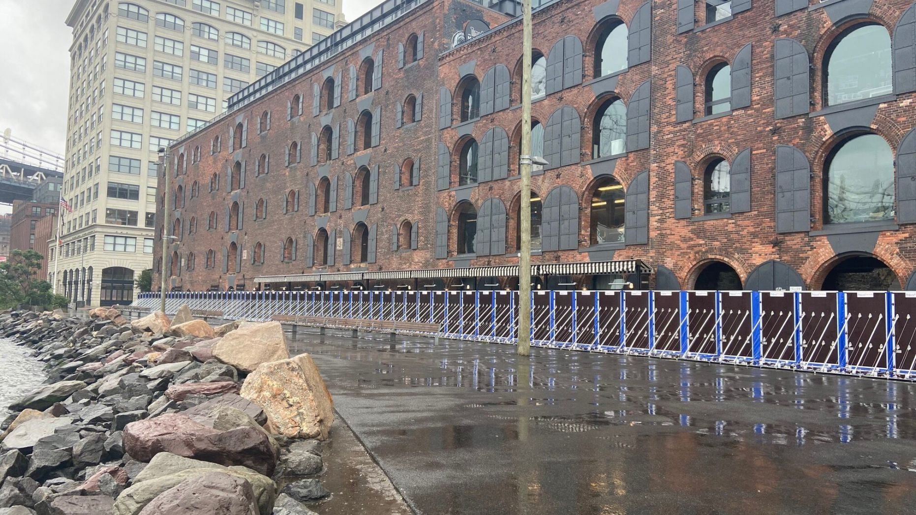 Aqua Fence image 16