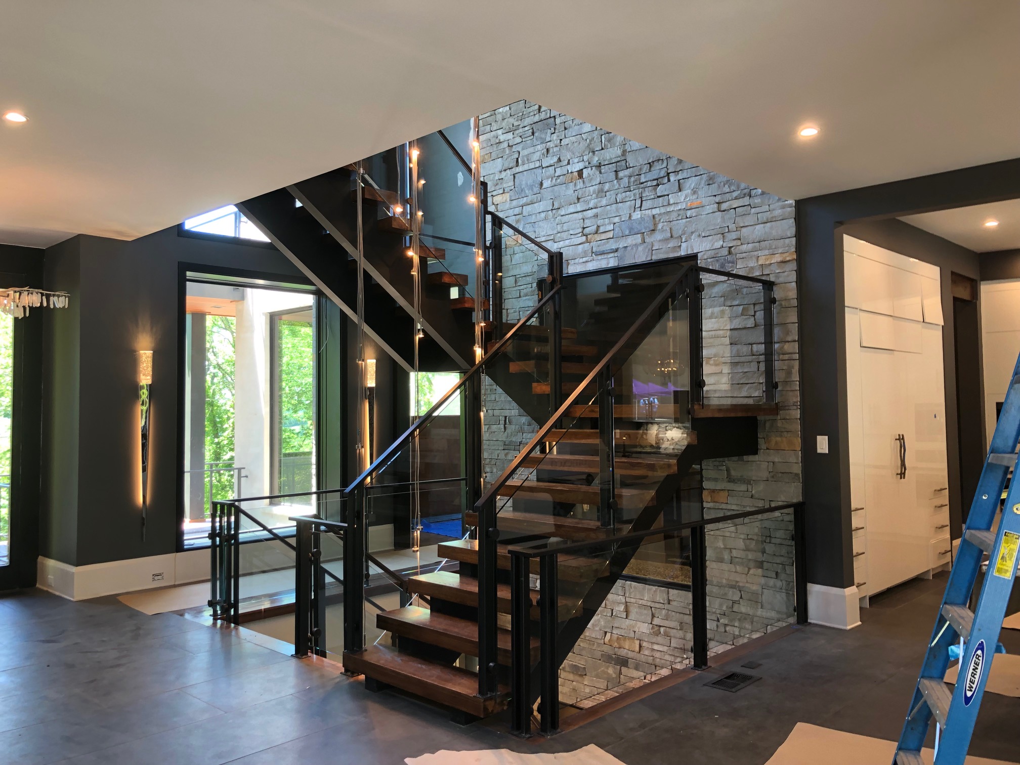 Southern Staircase image 16