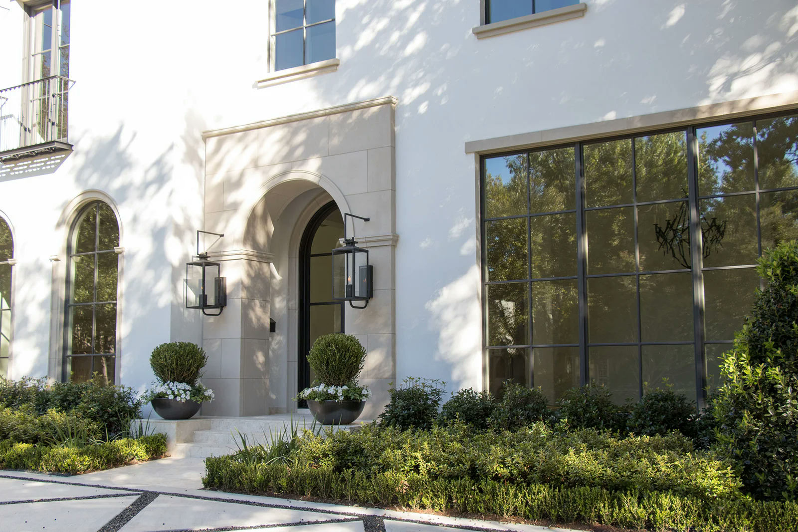 Solara Doors And Lanterns image 4