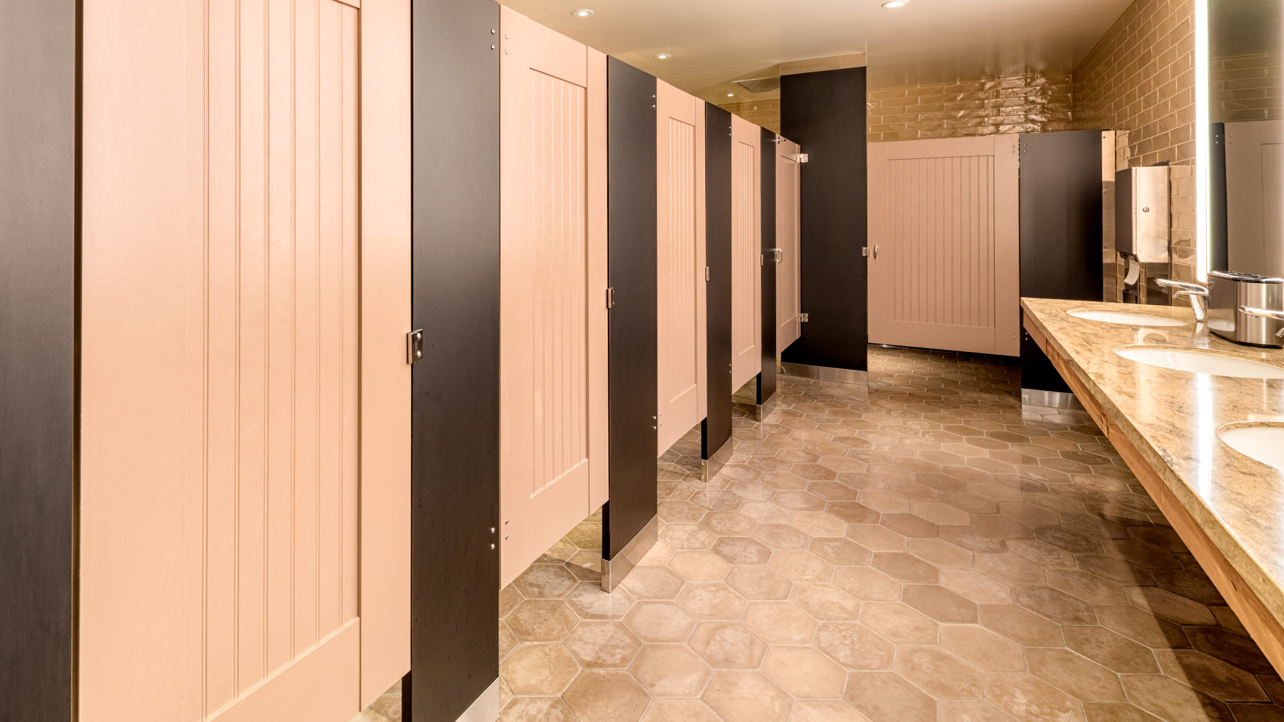 Ironwood Manufacturing, Co. - Toilet Partitions image 4