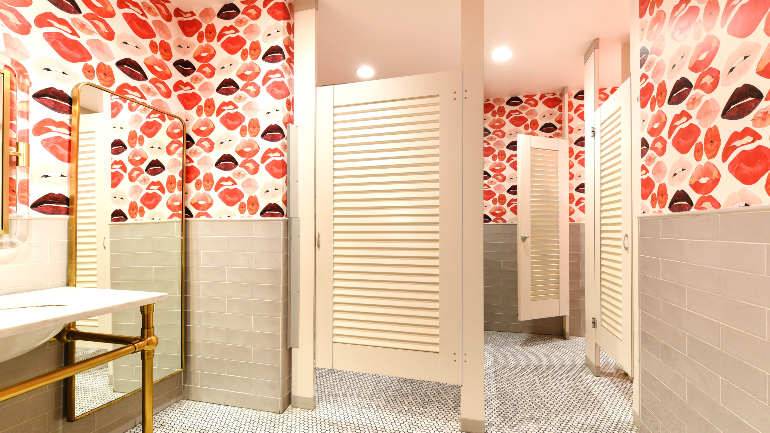 Ironwood Manufacturing, Co. - Toilet Partitions image 18