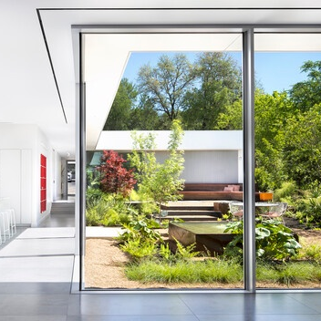 Five Yard House / Miro Rivera Architects