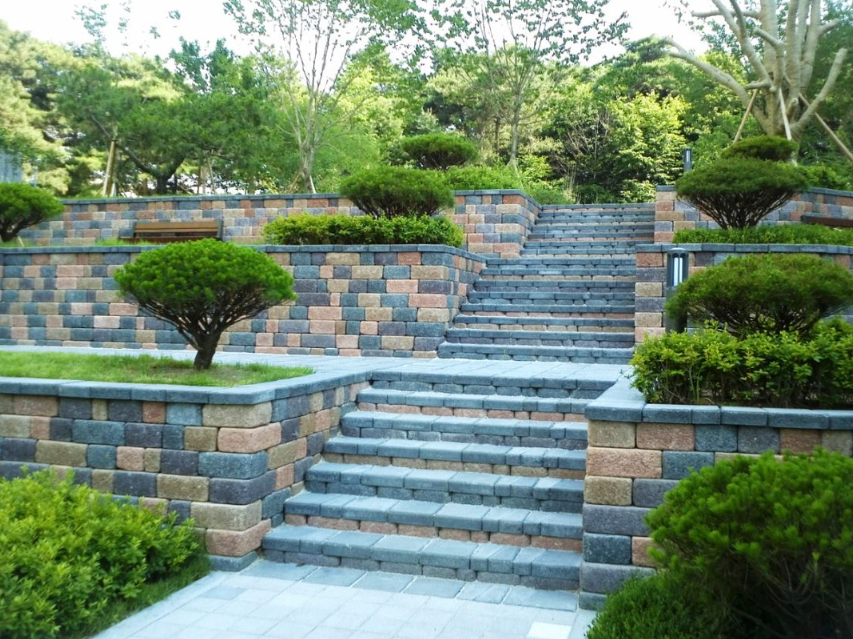 Keystone Retaining Wall Systems, Inc. image 2