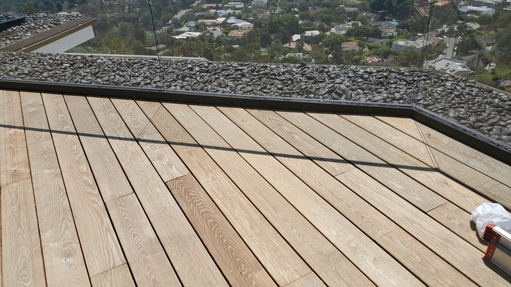 Robi Decking image 2