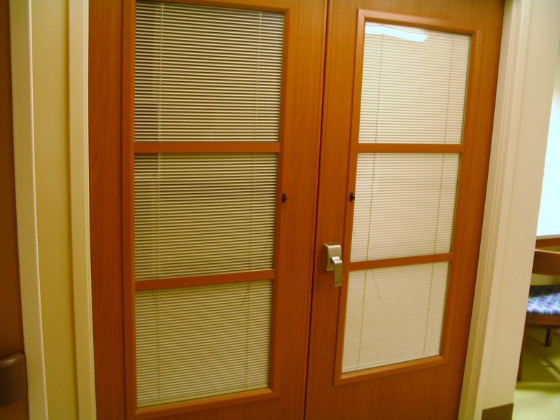 IE; Blinds image 10