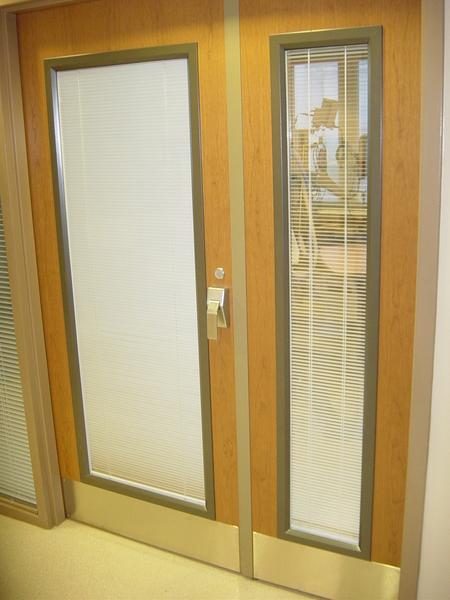 IE; Blinds image 7