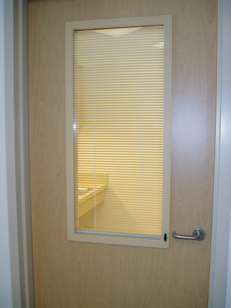 IE; Blinds image 1