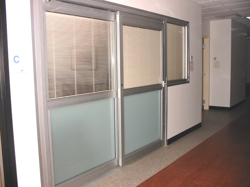 IE; Blinds image 8