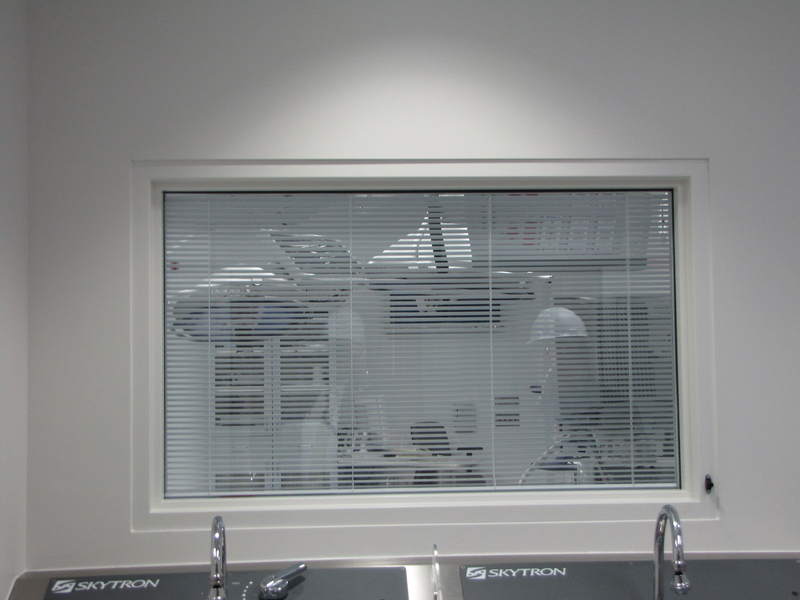 IE; Blinds image 4