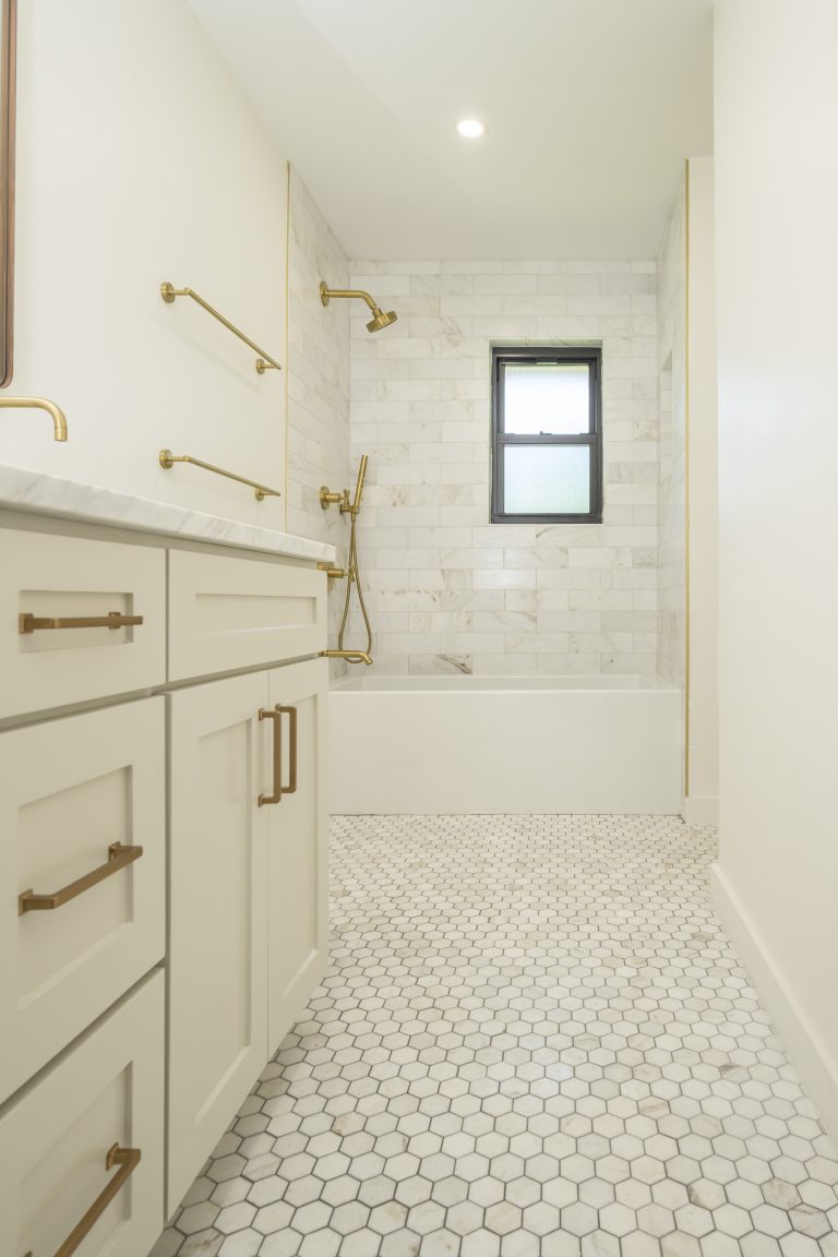 Riad Tile image 13
