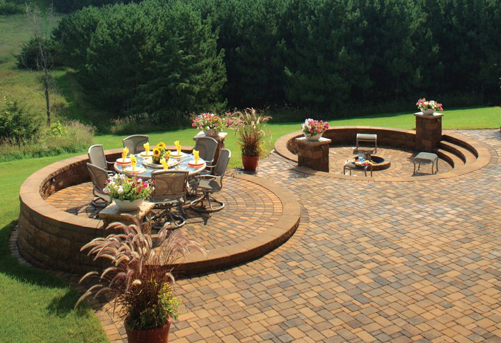 Versa-Lok Retaining Wall Systems image 1