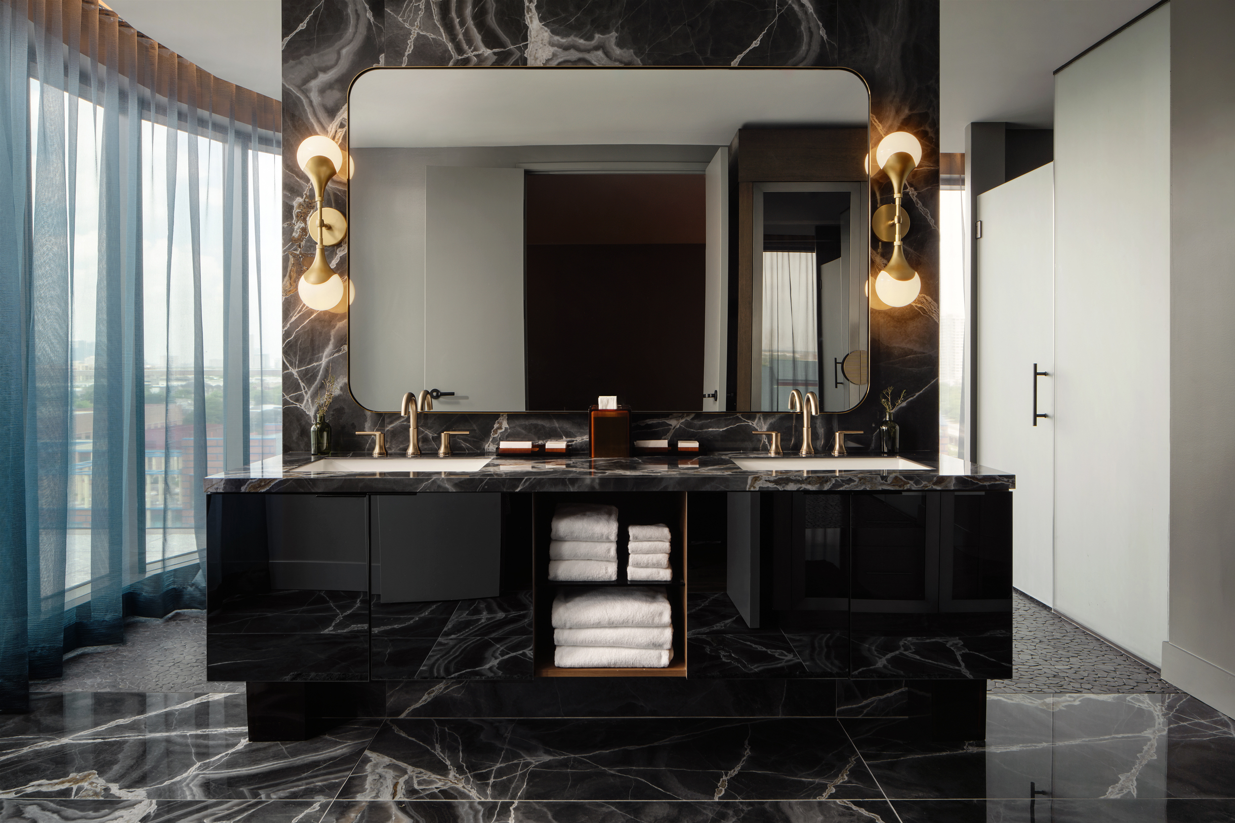 Moderno image 6