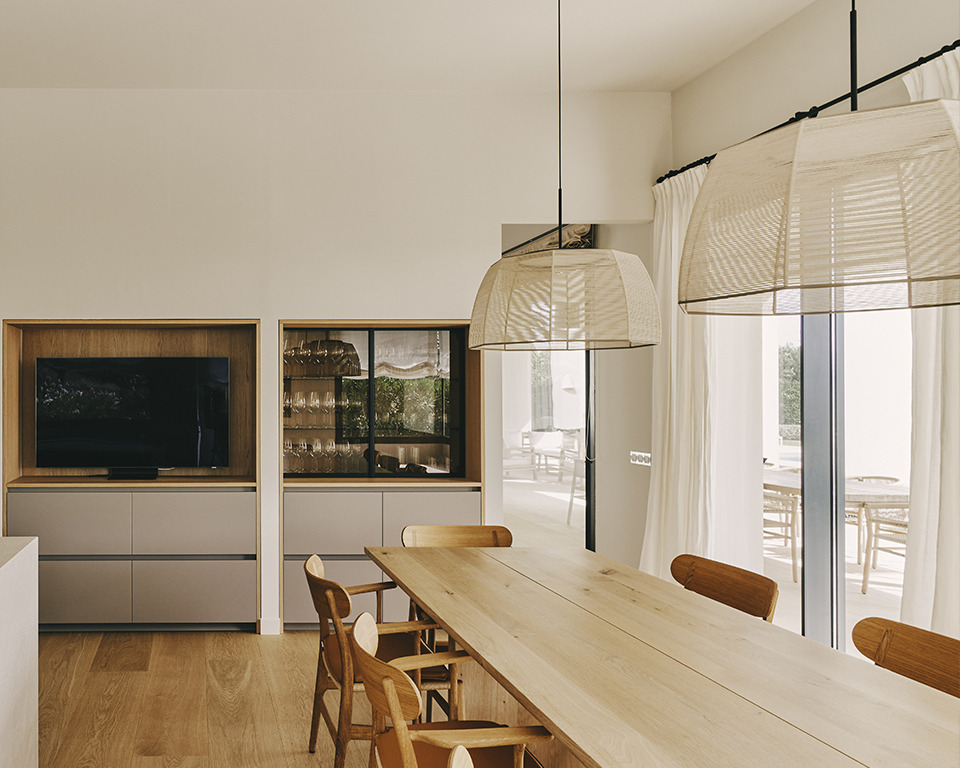 Bover Barcelona Lights image 11