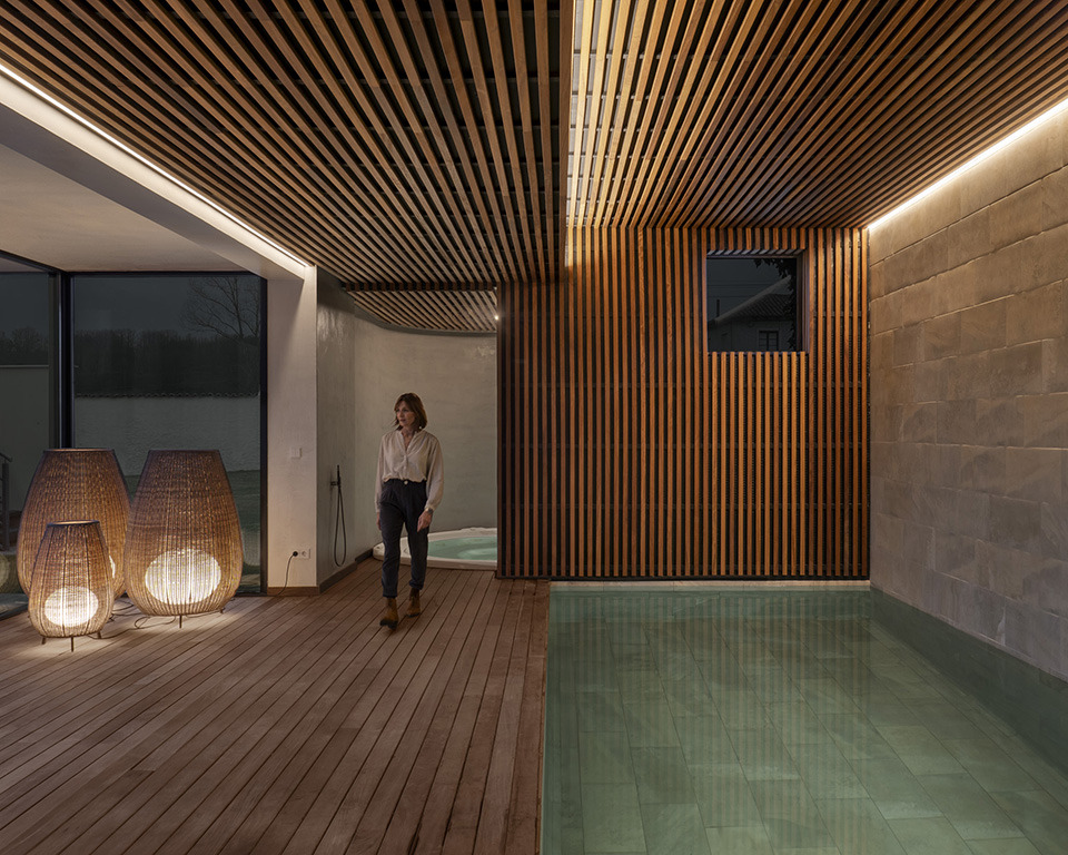Bover Barcelona Lights image 6