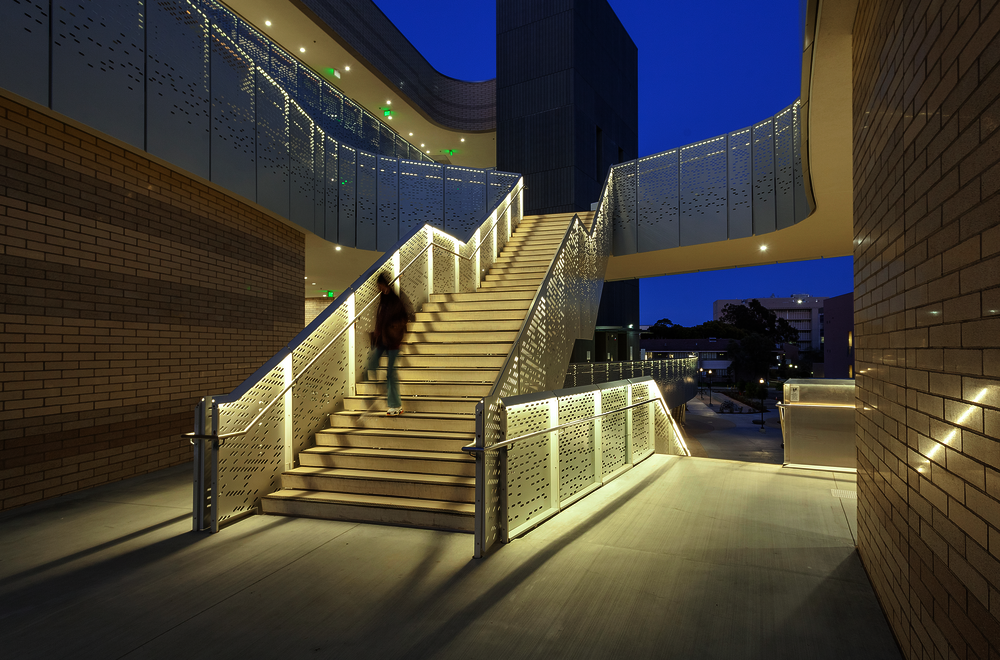 LED Linear image 114