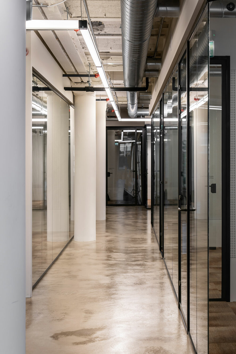 LED Linear image 89